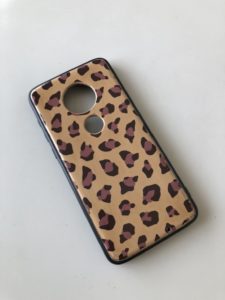 ヒョウ柄スマホケース1