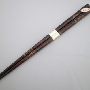 【イシオカ工芸】　すべらない箸　大　津軽塗　唐塗梨子地黒上（赤）