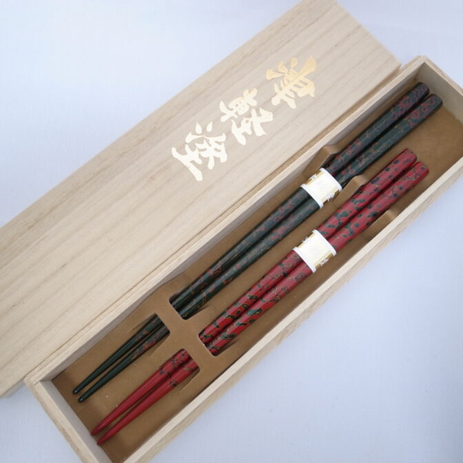 夫婦箸桐箱入緑・赤1