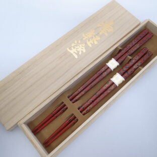 【イシオカ工芸】　夫婦箸　桐箱入　津軽塗　唐塗梨子地赤上