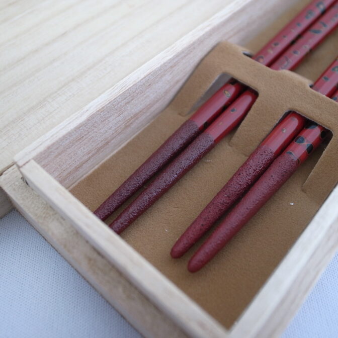 すべらない夫婦箸桐箱入赤上3