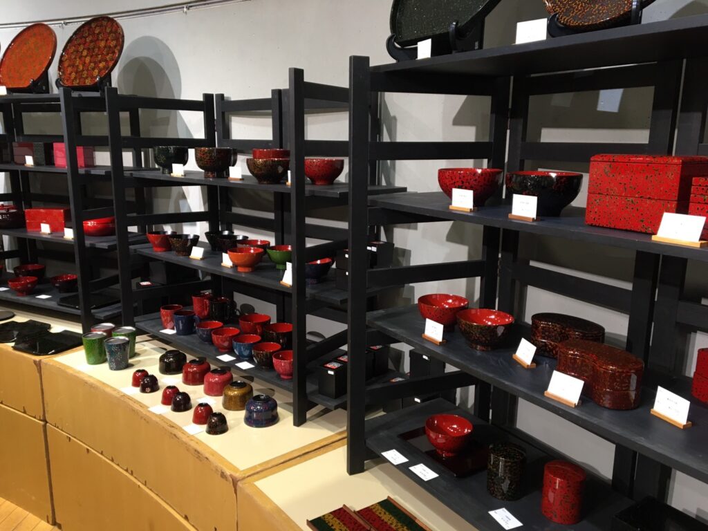 津軽塗 お弁当箱と春の小物展 盛岡市かわとく壱番館 キューブ店